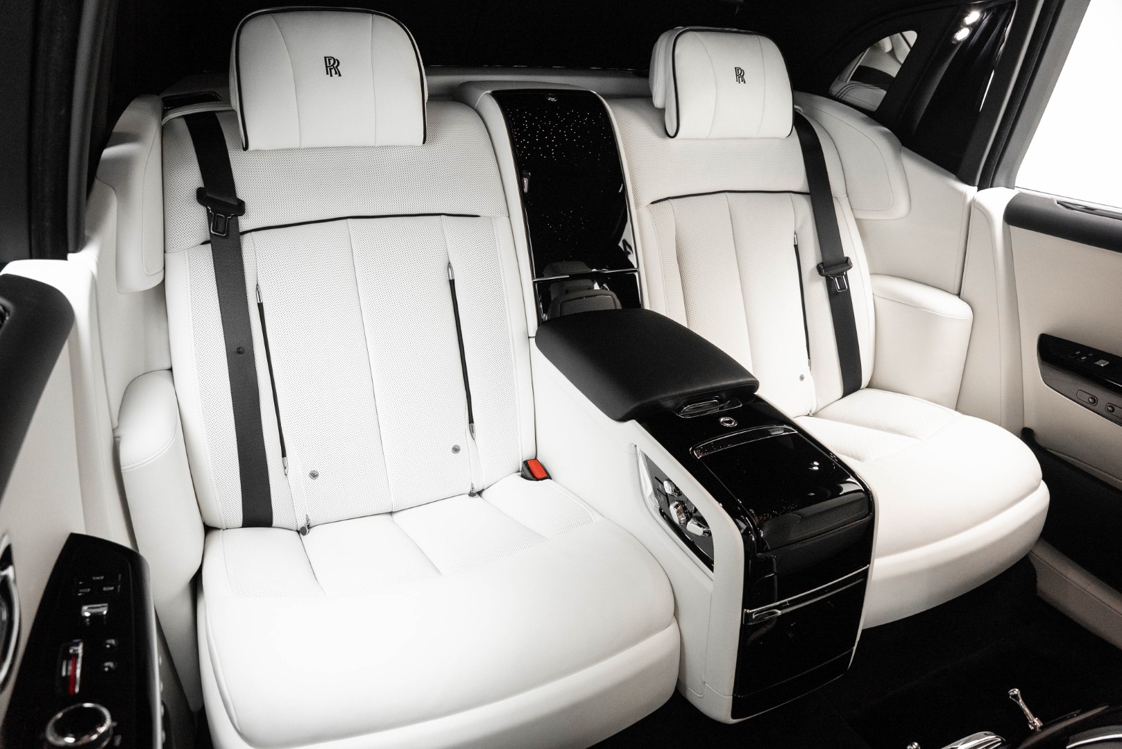 2026 ROLLS ROYCE PHANTOM | BLACK BADGE | GCC SPECS | WARRANTY SERVICE